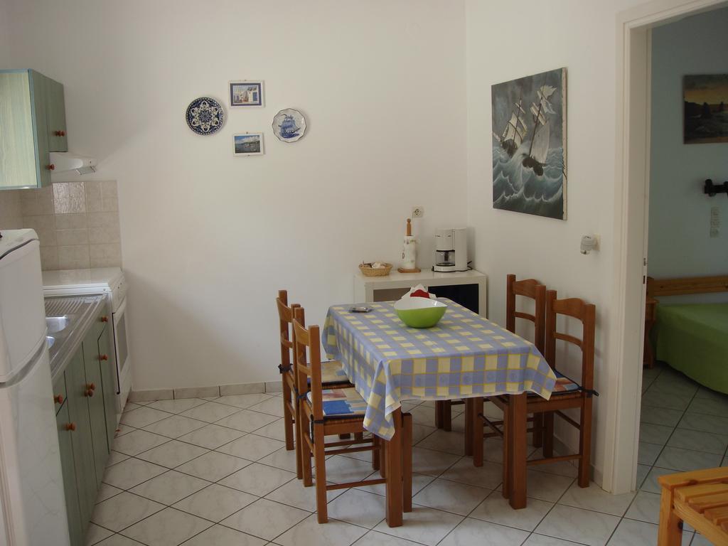 Eleftheria Studios And Apartments アカラヴィ 部屋 写真